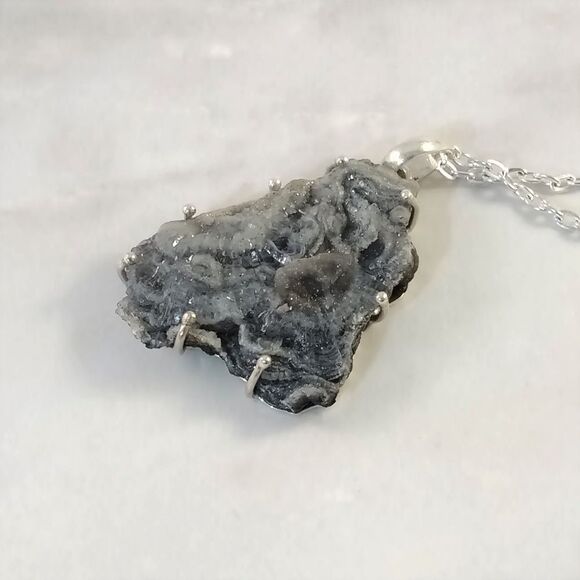 Druzy Pendant Necklace Silver Plated Chain - Picture 7 of 7